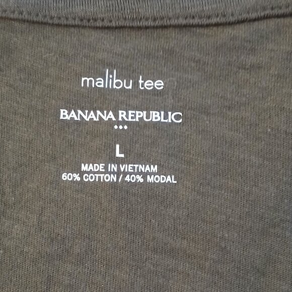 Banana Republic  Factory Women's Malibu Tee Olive  Short Sleeves  Sz L GUC - Picture 2 of 6